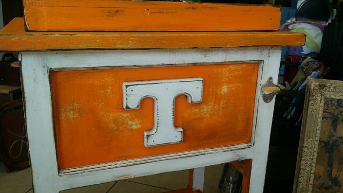 We can make the perfect stand-up cooler for all those Tennessee Volunteer fans!