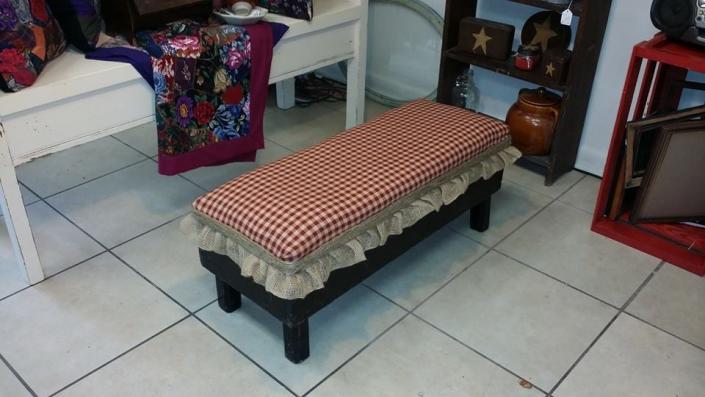 After refinishing the bottom, we added padding and a nice checkered cloth. Now it is unrecognizable!